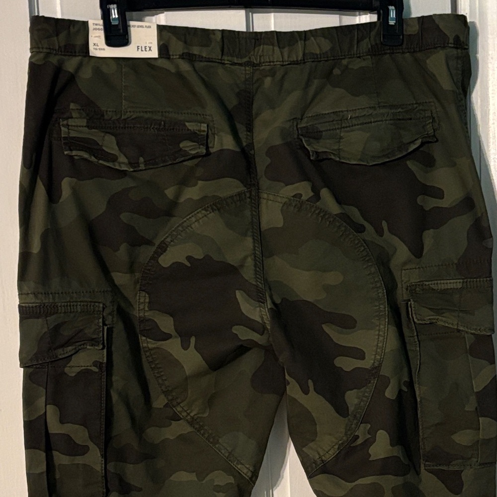 American Eagle Outfitters Green Camo Cargo Pants - Picture 7 of 10